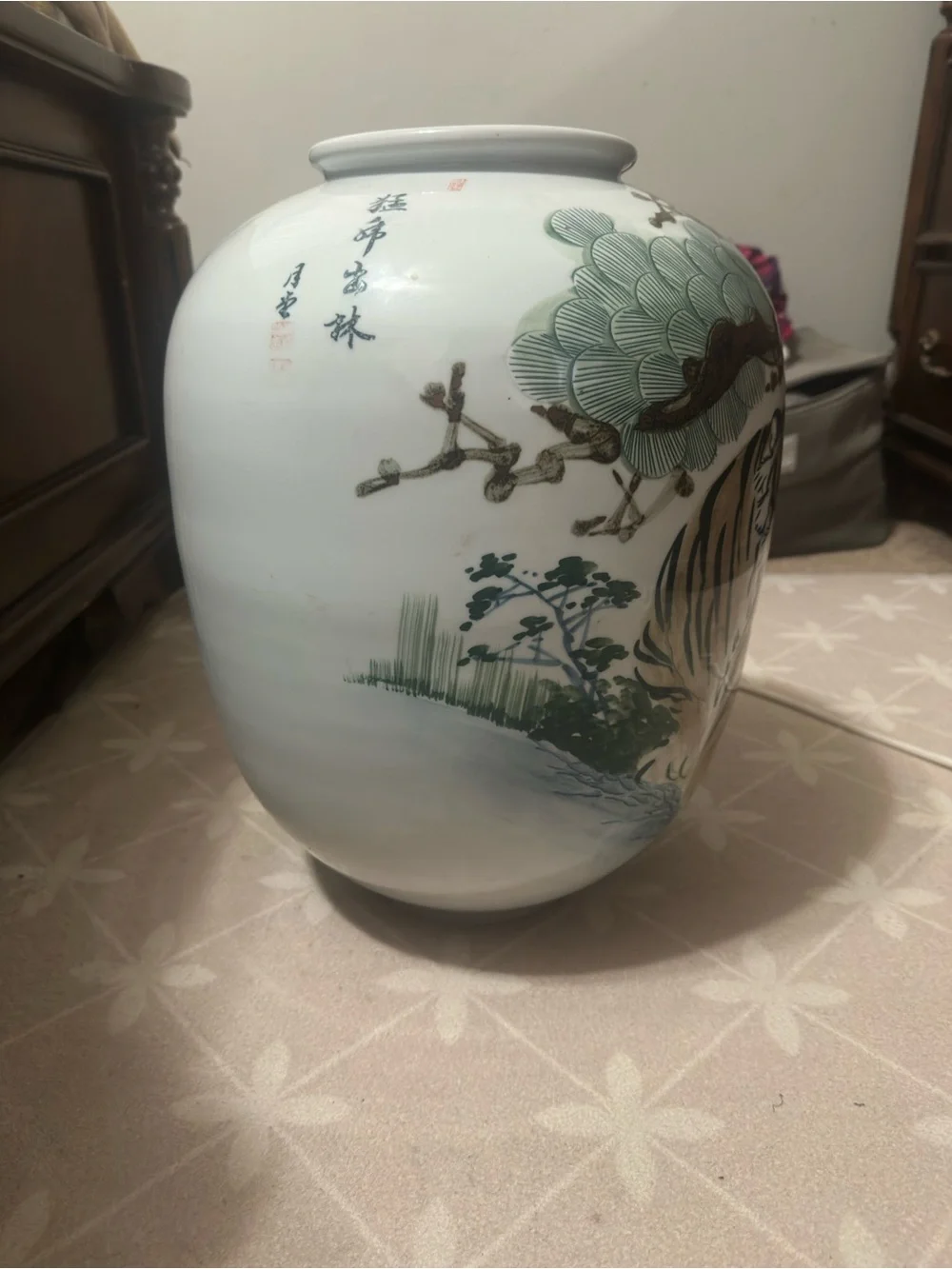 White Porcelain Decorative Vase with Hand-Painted Green Botanical Motif